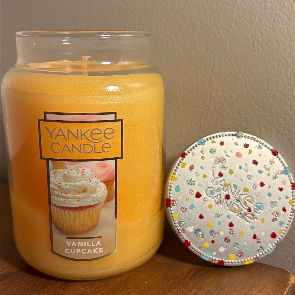 Yankee Candle Vanilla Cupcake Large Jar